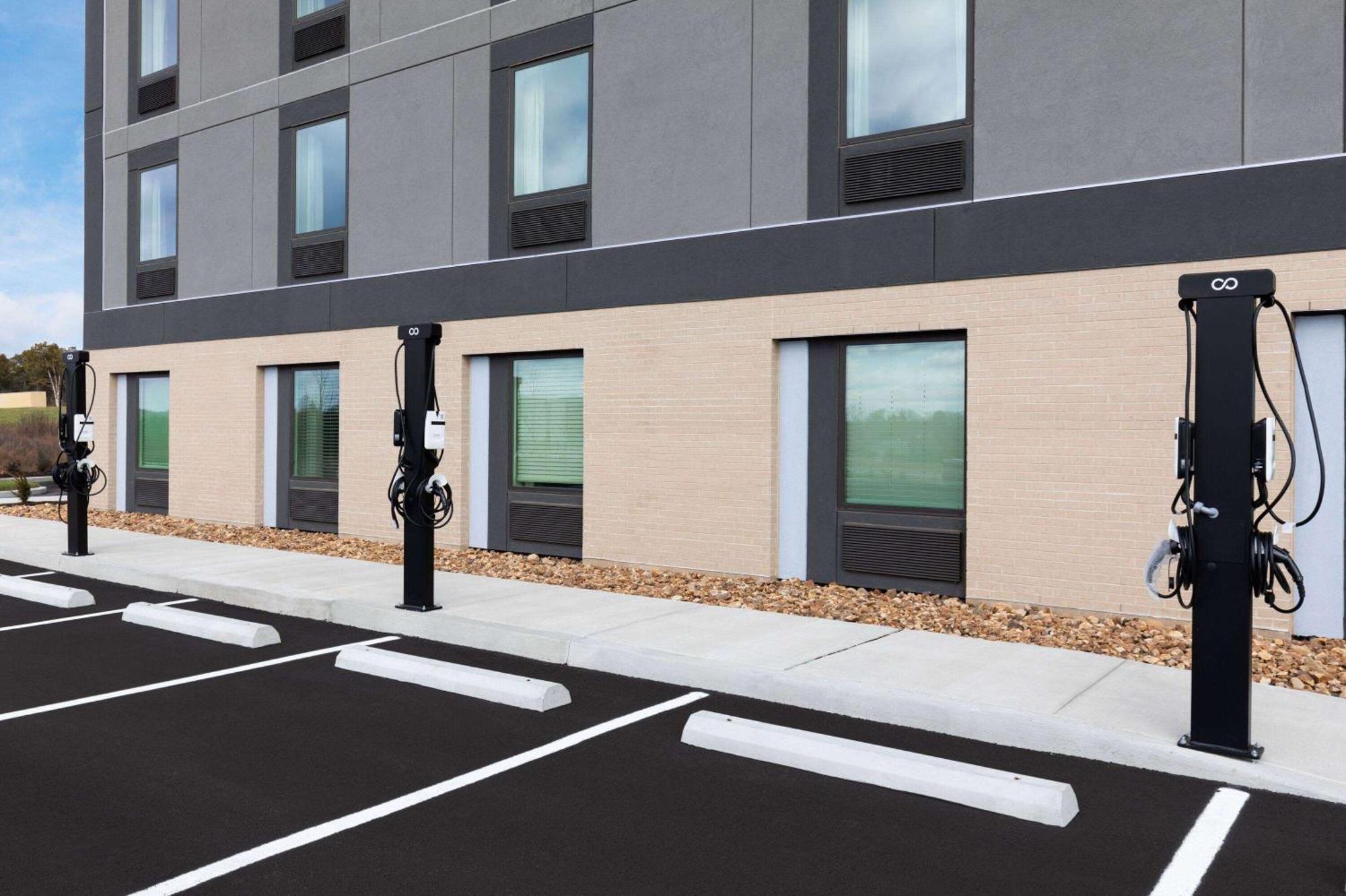 Echo Suites Extended Stay By Wyndham Nashville/ 갤러틴 외부 사진