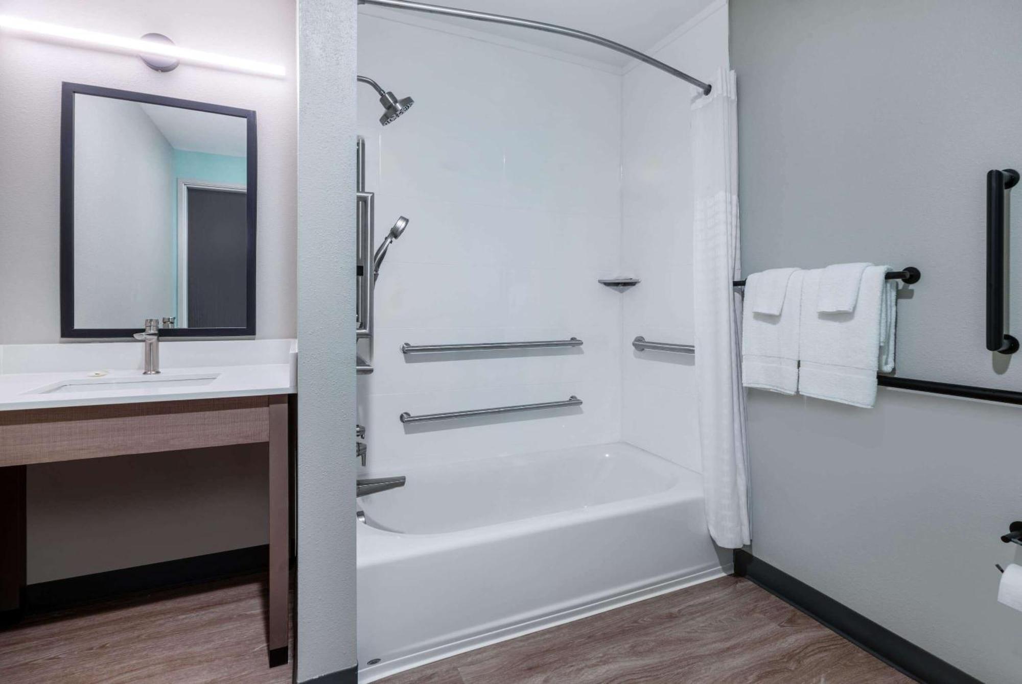 Echo Suites Extended Stay By Wyndham Nashville/ 갤러틴 외부 사진