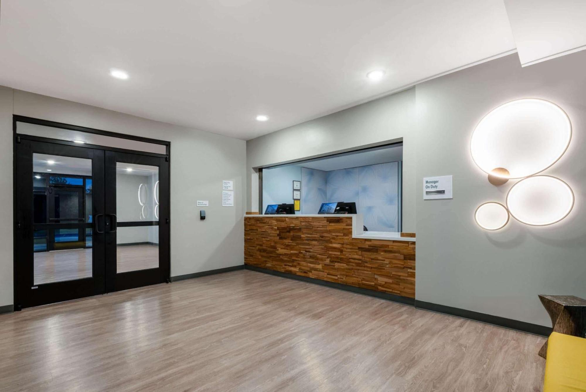 Echo Suites Extended Stay By Wyndham Nashville/ 갤러틴 외부 사진
